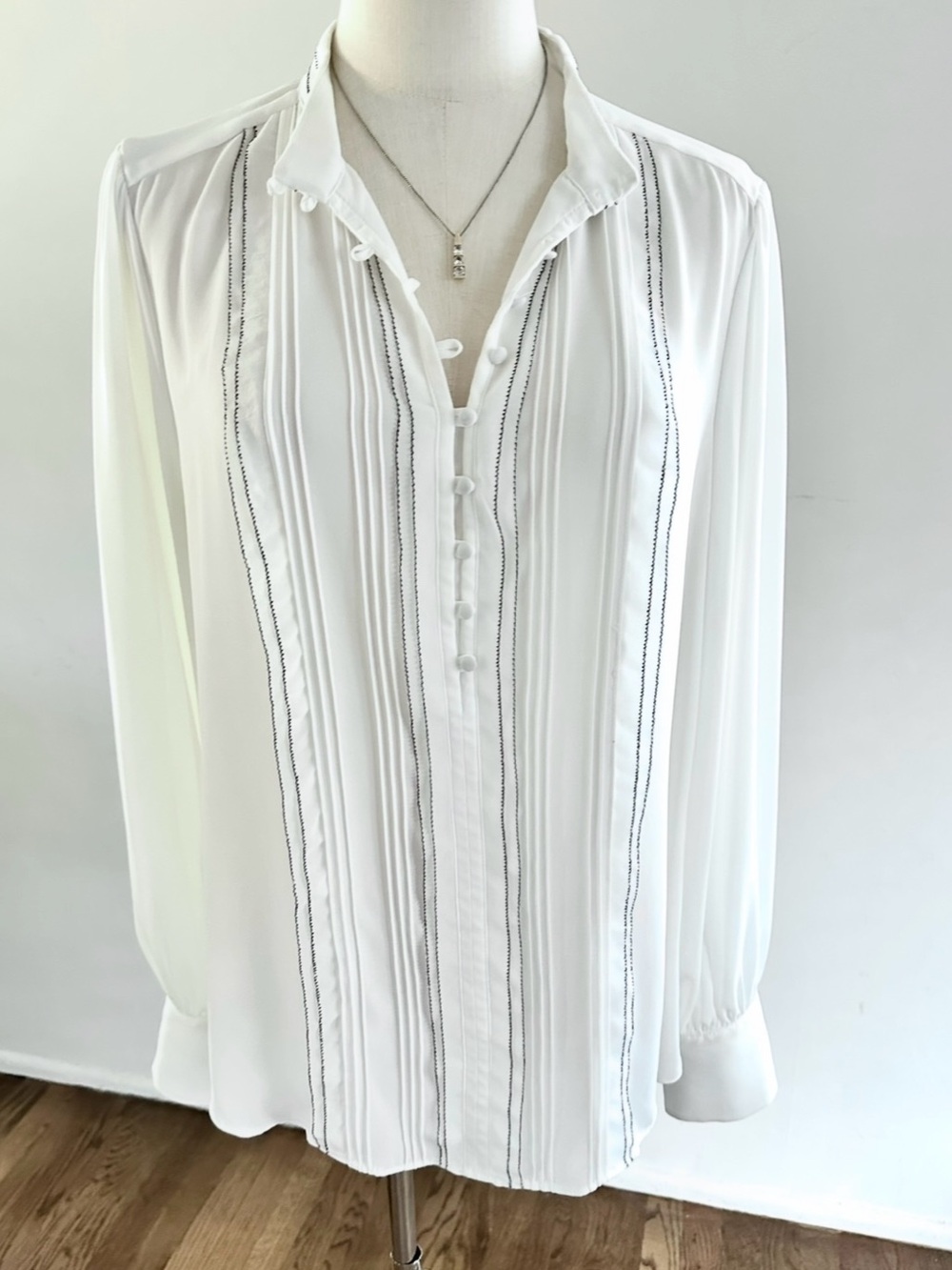 WHBM Ivory Pintuck Button Front Blouse Sheer Parisian Old Money Size 12